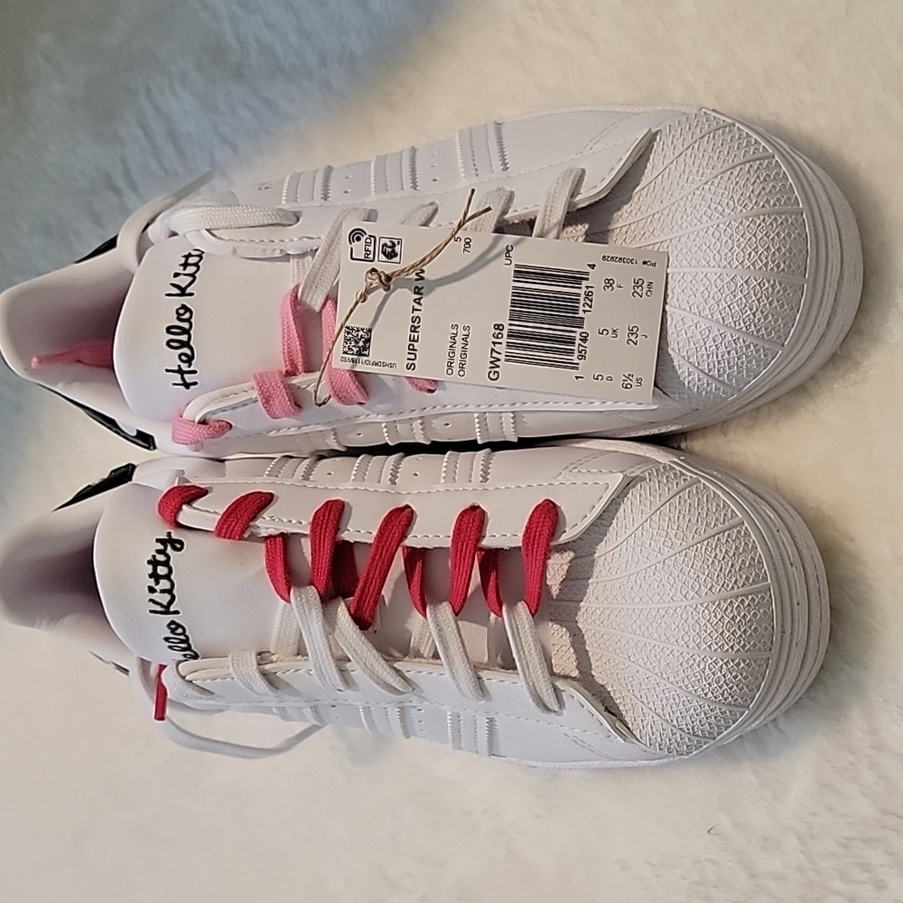 Adidas Hello Kitty Superstar Sneaker